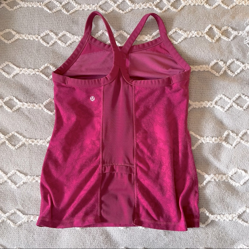 Lululemon tank size 6 pink‎ with mesh back